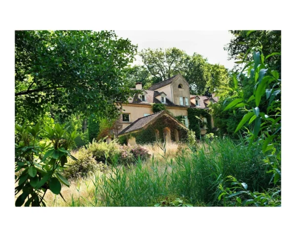 MD-03 - Et ... cachée sous la verdure